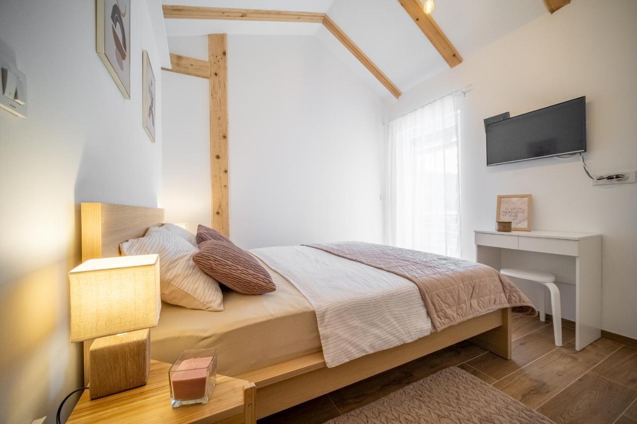 Villa Nesa - Beautiful Guest House At Continental Croatia With Outdoor Swimming Pool, Sauna And 3 Bedrooms Plaški Extérieur photo