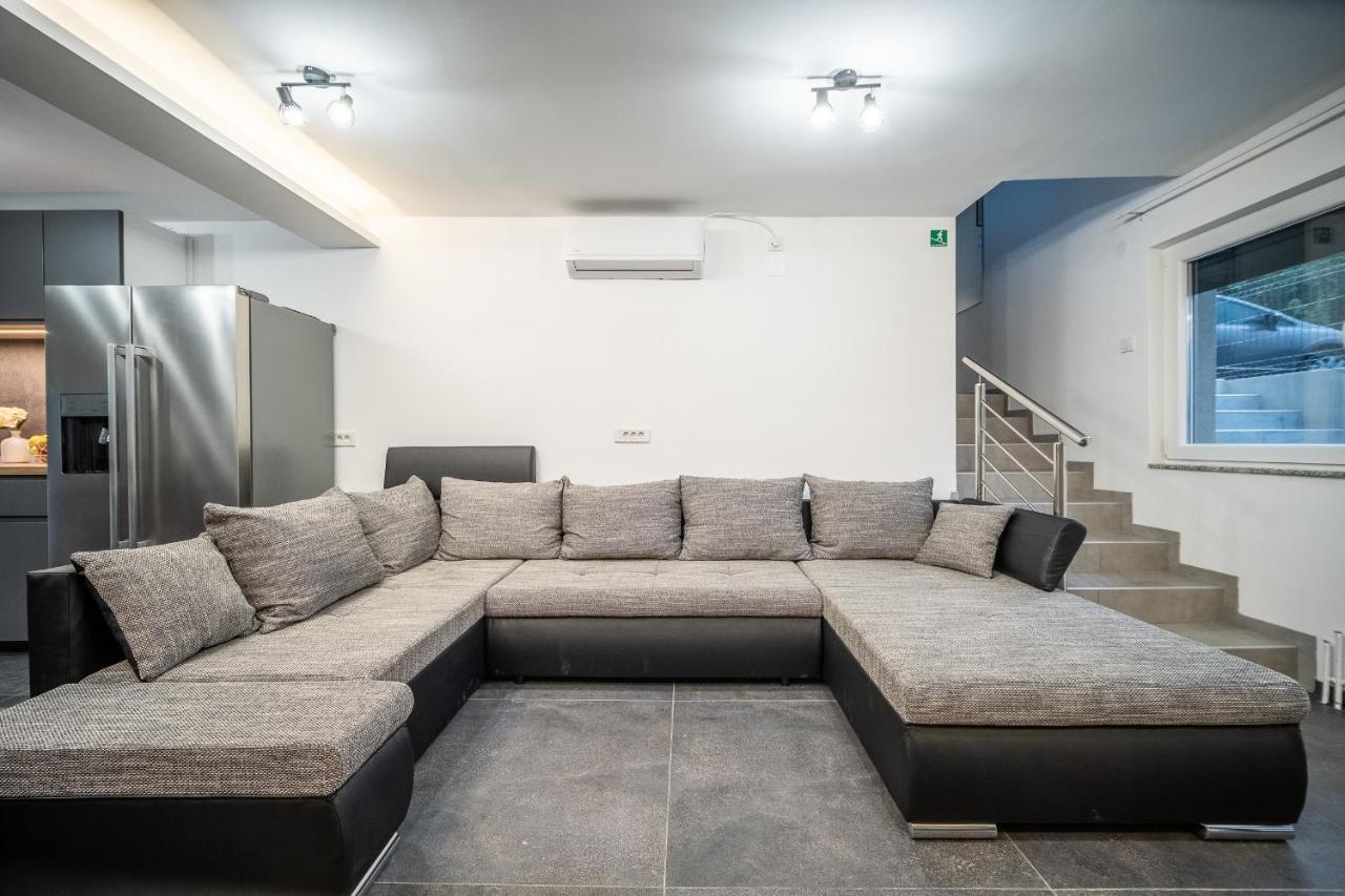 Villa Nesa - Beautiful Guest House At Continental Croatia With Outdoor Swimming Pool, Sauna And 3 Bedrooms Plaški Extérieur photo