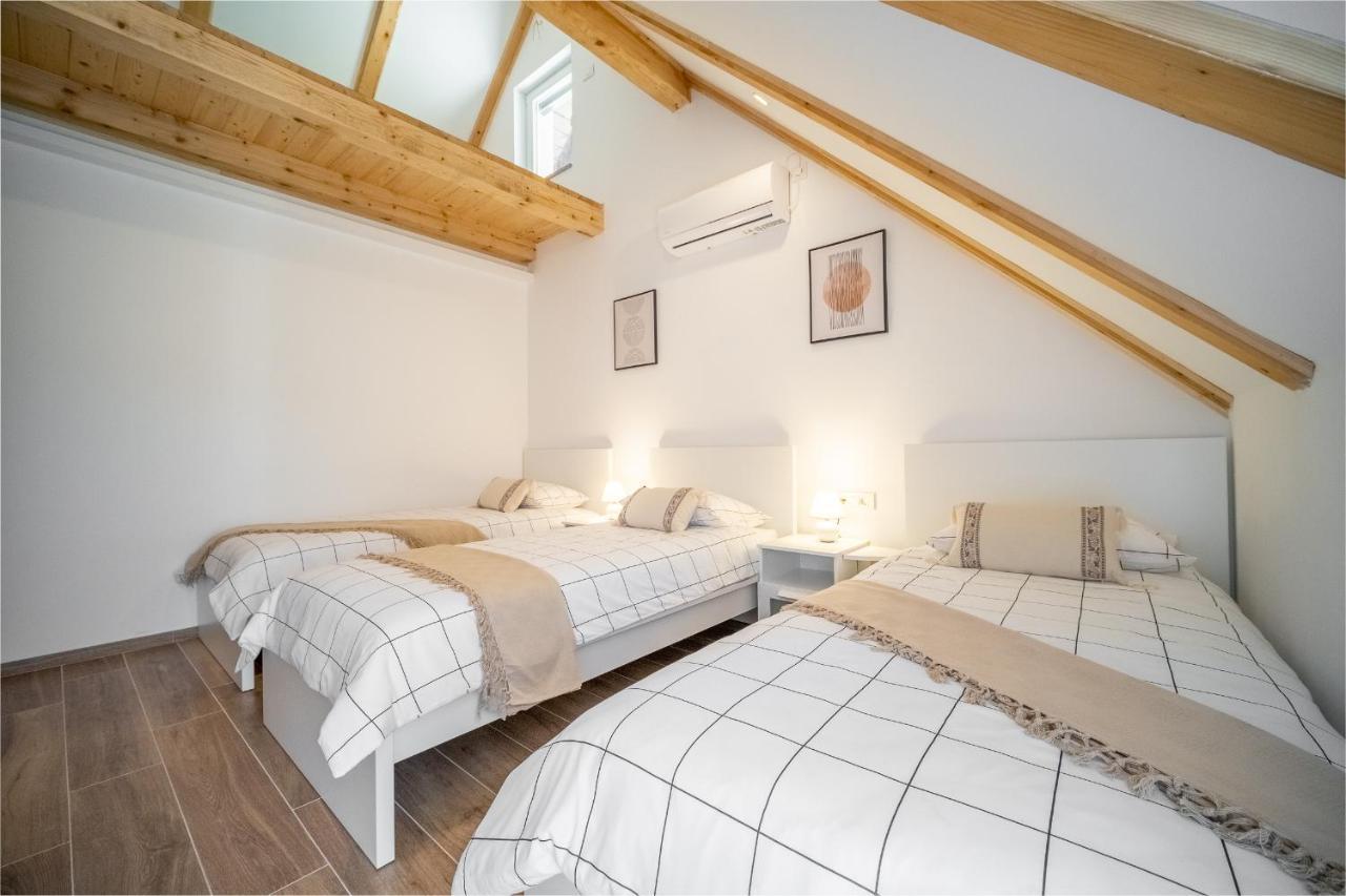 Villa Nesa - Beautiful Guest House At Continental Croatia With Outdoor Swimming Pool, Sauna And 3 Bedrooms Plaški Extérieur photo